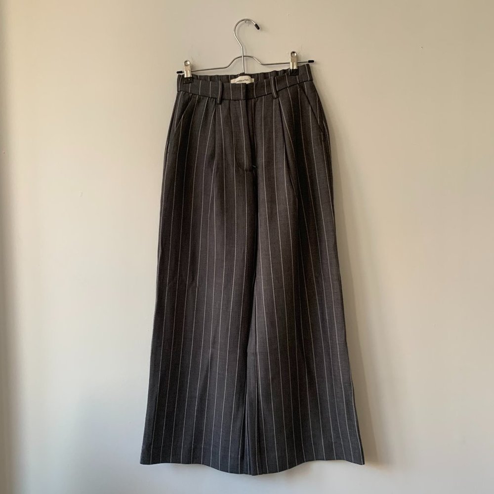 Abercrombie Grey Pinstripe Suit Pants size 0